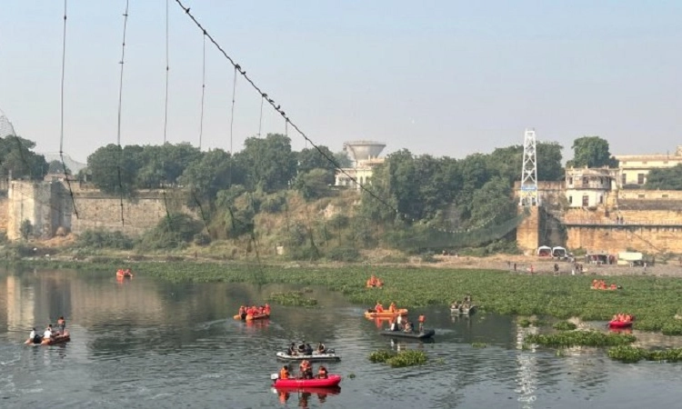 Bridge collapse in Gujarat: Oreva Group MD Jaysukh Patel surrenders before court