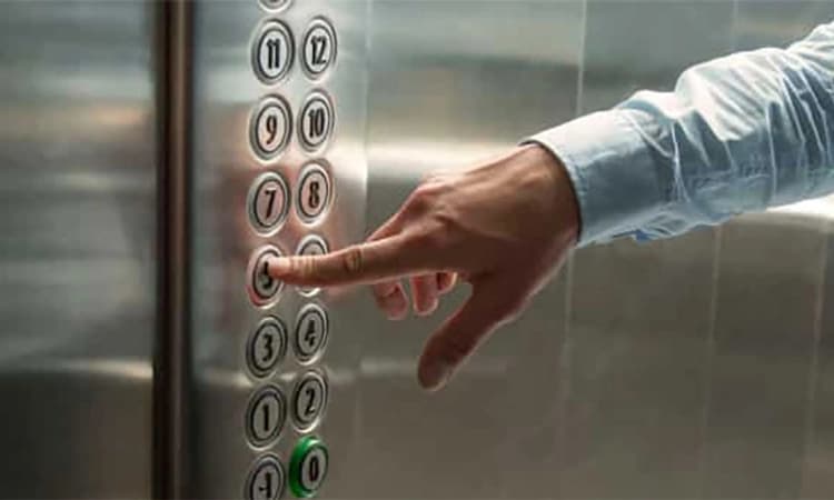 Mumbai: Teacher gets stuck in school lift, dies