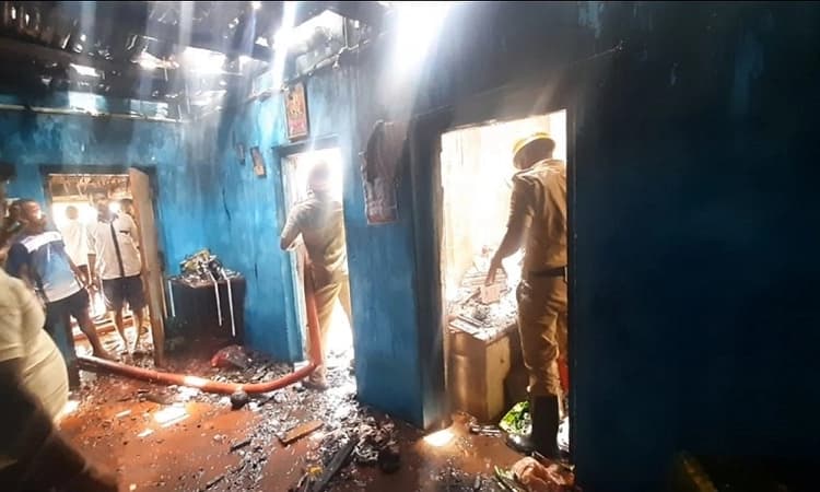 Short circuit: Fire engulfs house, no casualties