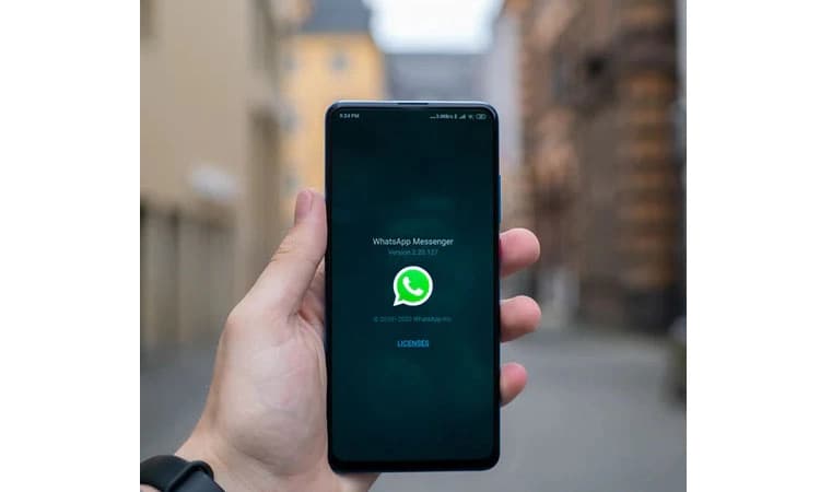 WhatsApp unveils new Fast Playback feature for voice messages