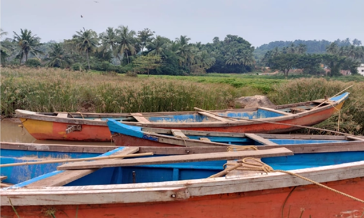 Mangaluru: 11 boats used in illegal sand mining seized