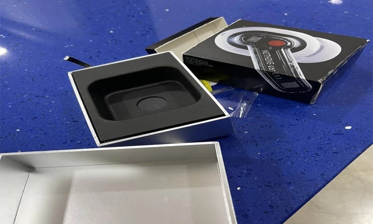 Anupama star Paras Kalnawat orders “Nothing” earplugs but receives an empty box instead