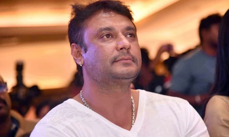 Actor Darshan visits court to sign surety bond