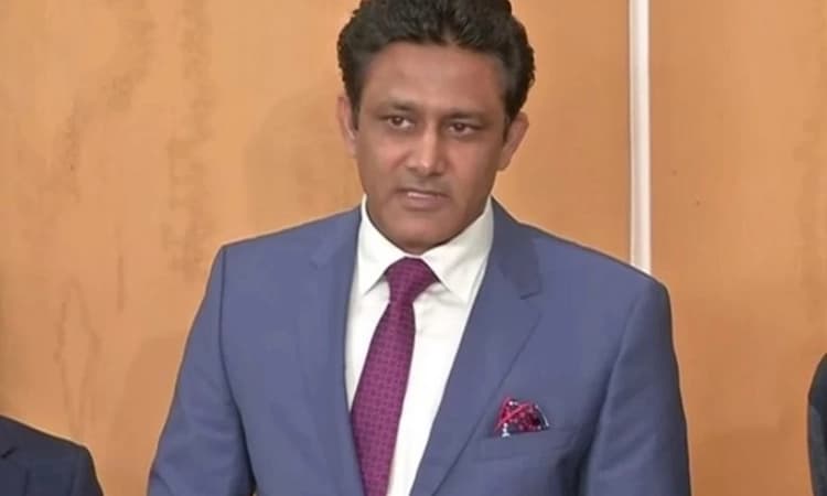 My wife thought I was probably joking: Kumble on bowling with broken jaw