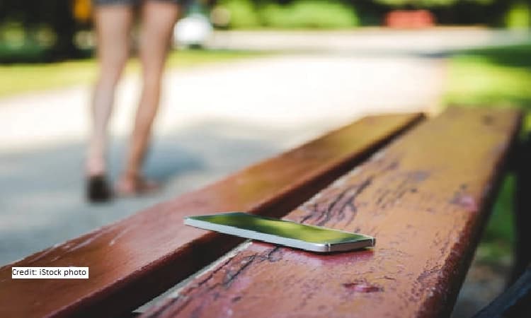 Govt to roll out lost mobile blocking, tracking system pan-India on May 17