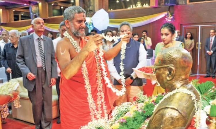 Inspirational community leader Dr TMA. Pai altered the Indian Educational System: Sri Vishvaprasanna Tirtha Swamiji