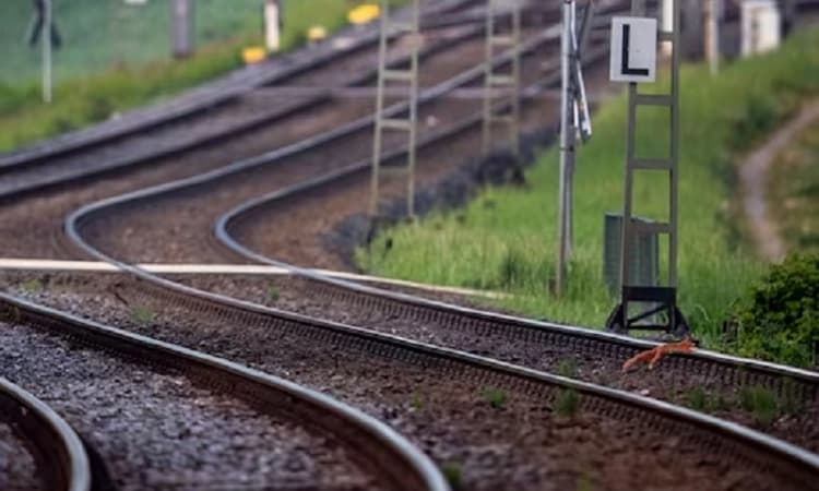 2 dead in sudden jolt after Delhi-bound train uses emergency brakes