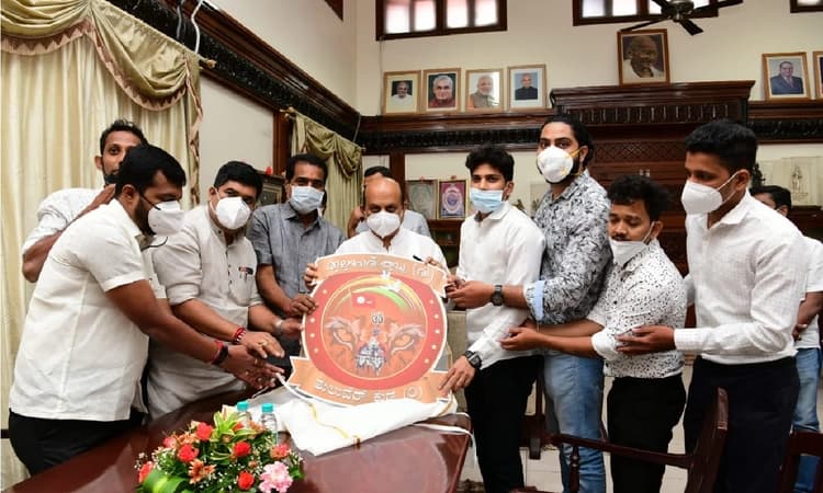 Tuluver Kudla urge CM to accord official language status to Tulu; release logo