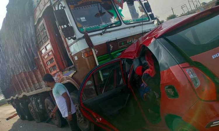 Hubballi: Five killed in car-lorry collision near Kirasur