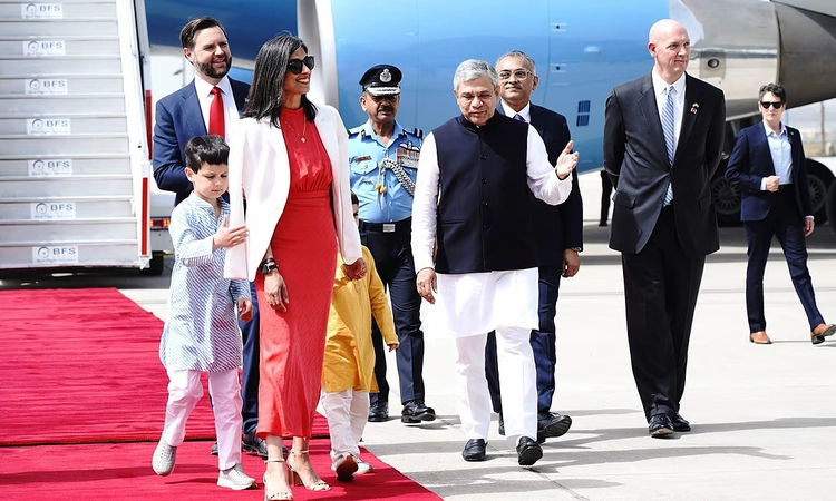 Anarkali suit, kurta-pyjama: US V-P Vance’s children steal hearts in traditional Indian attire