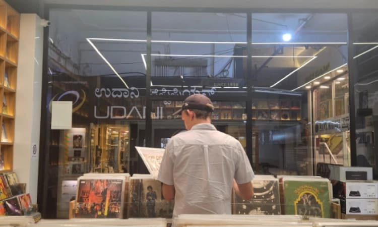 Beyond streaming: The nostalgic comeback of vinyl records