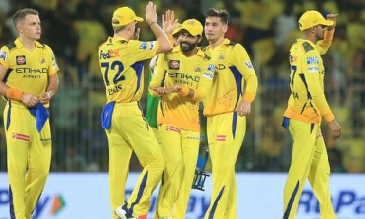 IPL 2025: Did CSK tamper with the ball? Viral video sparks controversy