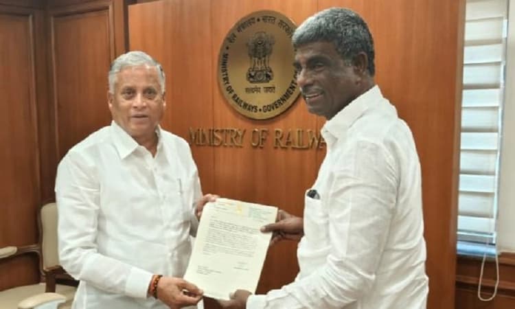 MP Kota Poojary demands replacement of old coaches in Matsyagandha Express