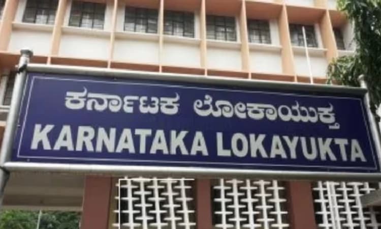 Sirsi: Assistant public prosecutor caught red-handed while taking bribe