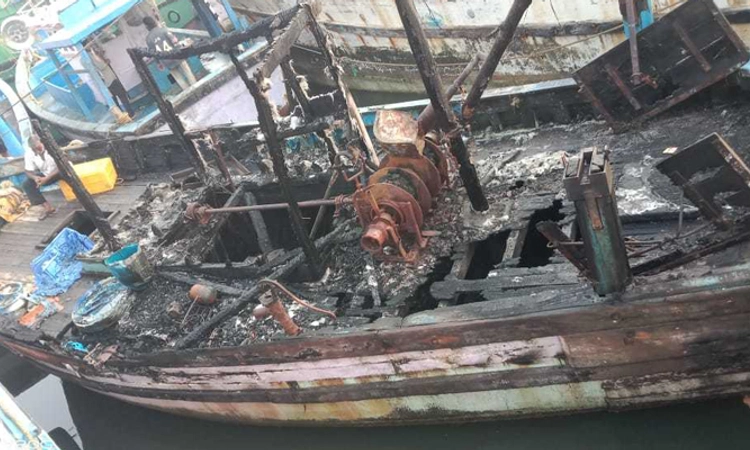 Malpe: Fishing boat gutted in fire; Rs 15 lakh loss