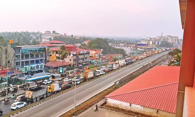 Ullal: NH-66 construction chaos disrupts traffic at Kallapu
