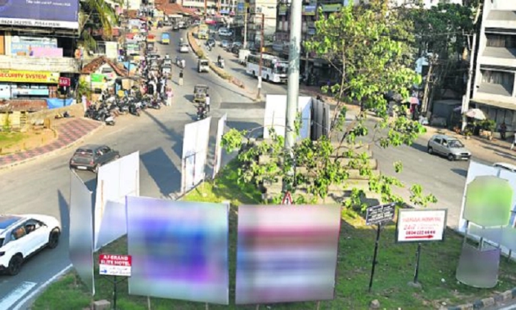 Mangaluru: Illegal flexes and banners return to city streets