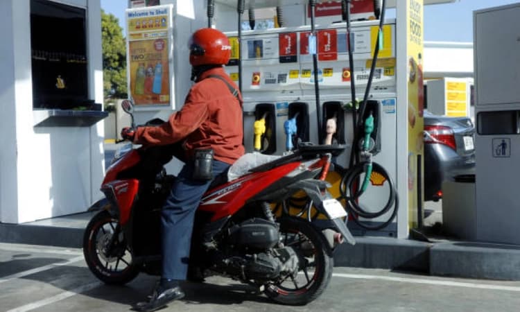 'No helmet, no petrol' rule enforced in Indore district; fuel station sealed for violation