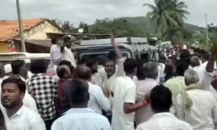 BDCC Bank election: Clashes between Katti and Jarkiholi supporters turn voting process into battleground