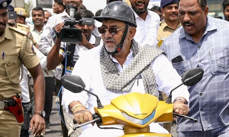 Traffic violation fine on two-wheeler ridden by Shivakumar cleared, says Bengaluru Traffic Police