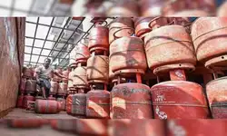 Oil ministry sets up panel as commercial LPG shortage hits hospitality sector