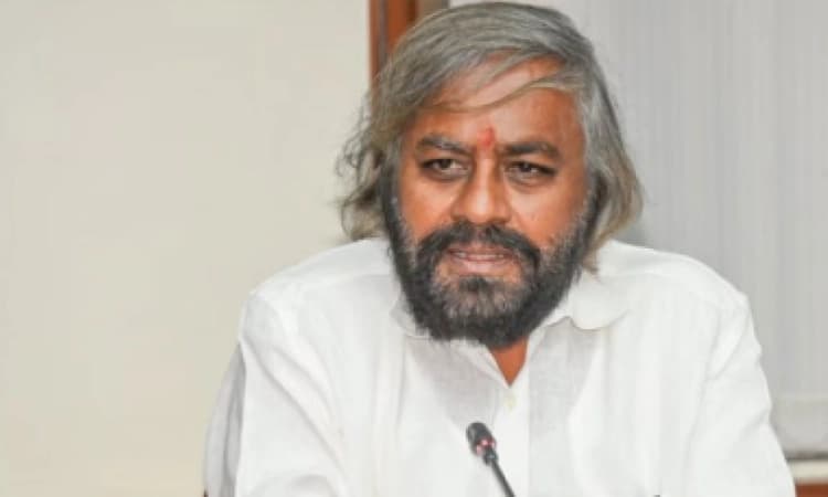 Minister Khandre launches KSFIC e-commerce website