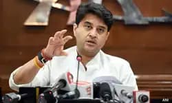 Jyotiraditya Scindia unveils 25-foot statue of Shivaji Maharaj in Karnataka's Athani