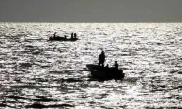 Youth goes missing after falling into sea while boarding fishing boat at Bhatkal port