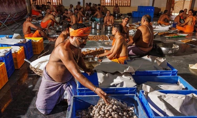 Udupi: Janmashtami celebrations at Sri Krishna Matha; lakhs of laddus and chakkulis prepared