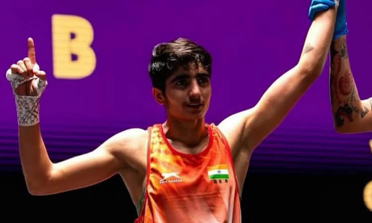 Minakshi punches her way to final in boxing World Championships