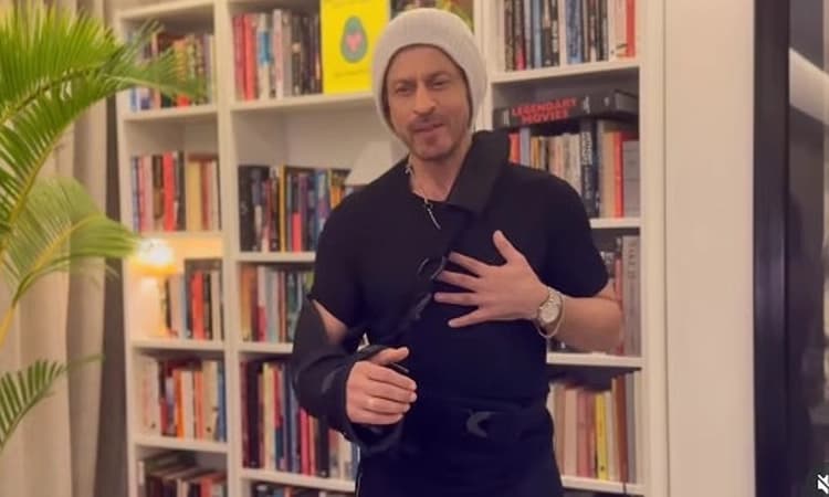 SRK an inexhaustible rare bird, Manoj Bajpayee outshines himself: Mahesh Bhatt