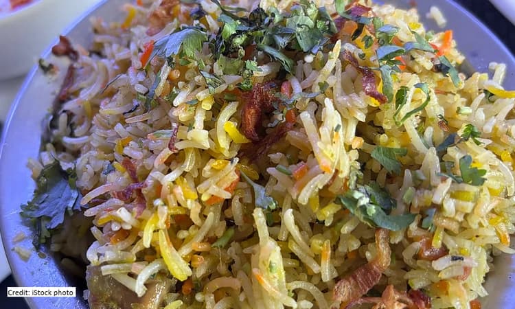 Gorakhpur youths caught on CCTV planting meat bone in veg biryani