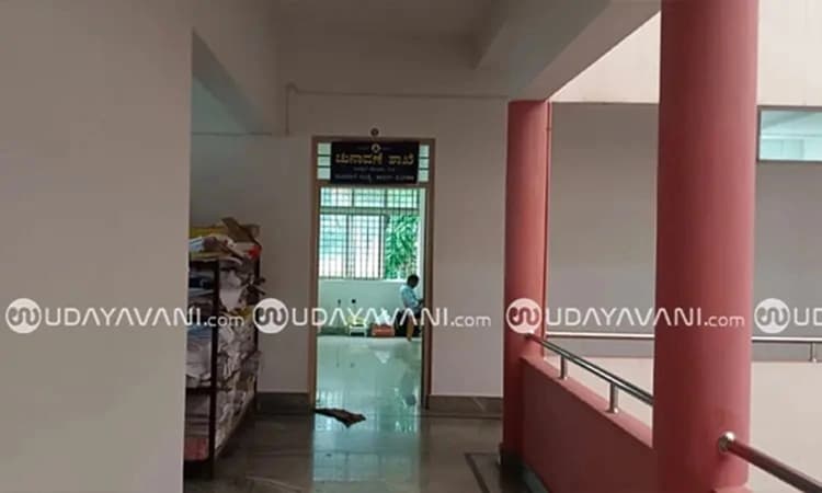 Lokayukta raids Bantwal taluk office; three booked including deputy tahsildar