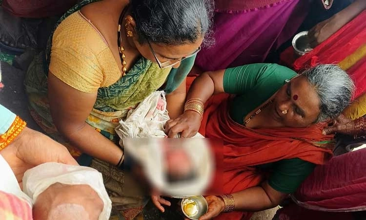 Newborn baby found abandoned in bushes in Rabakavi-Banahatti