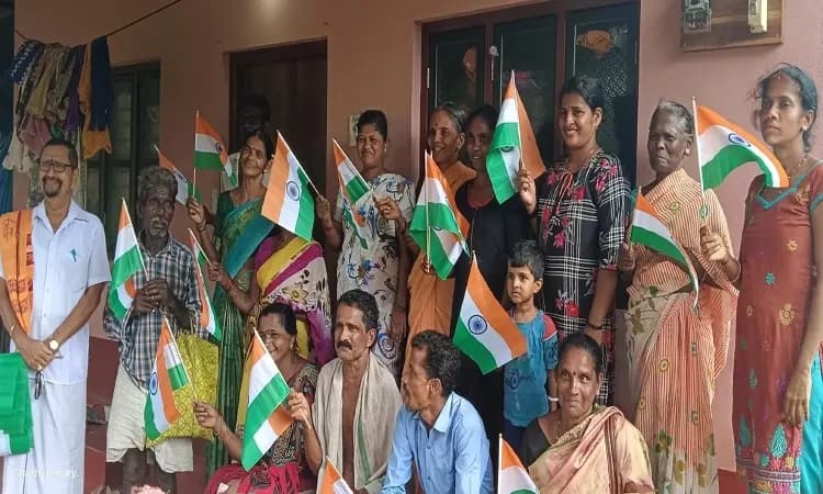 Couple from Mulki keeps Har Ghar Tiranga spirit alive for a decade, focusing on underprivileged colonies