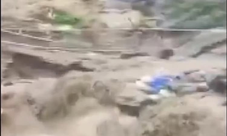 Massive cloudburst in Jammu and Kashmir's Kishtwar, 10 feared dead