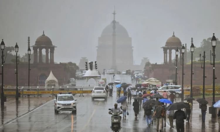 Light rain greets Delhi on 79th Independence Day