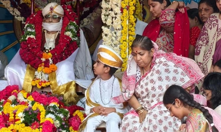 Kalaburagi: Thousands gather for final darshan of Dr. Sharanbasappa Appa; 9-yo successor to take charge