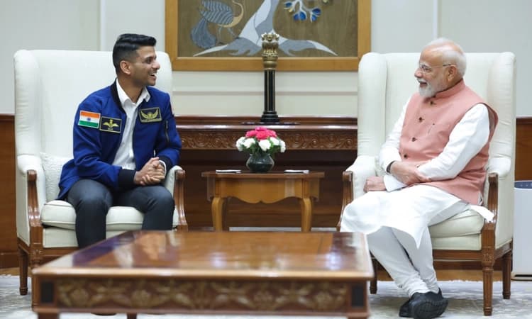 PM Modi meets astronaut Shubhanshu Shukla