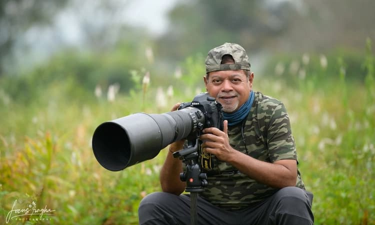 'Gold man' wins international gold award for wildlife photography