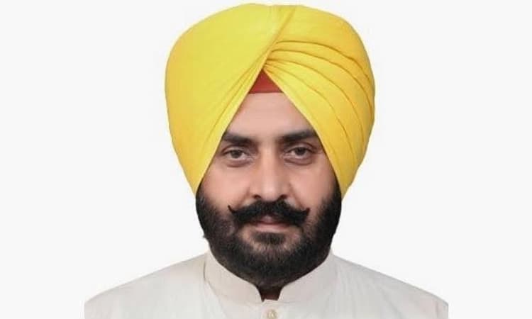 Punjab AAP MLA escapes police out to arrest him on rape charges; gunshots fired: Sources