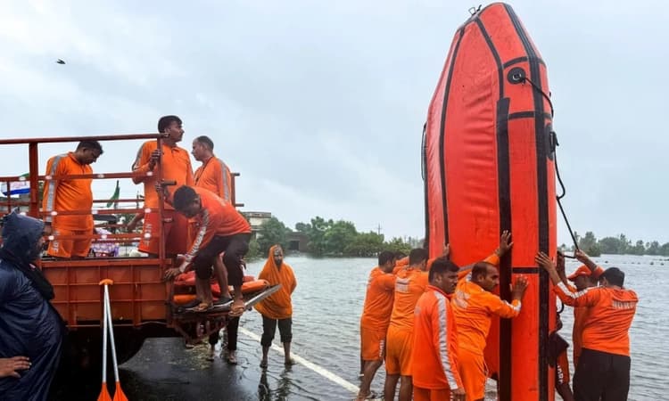 Over 3000 people rescued as Yamuna water level rises in Gautam Buddh Nagar