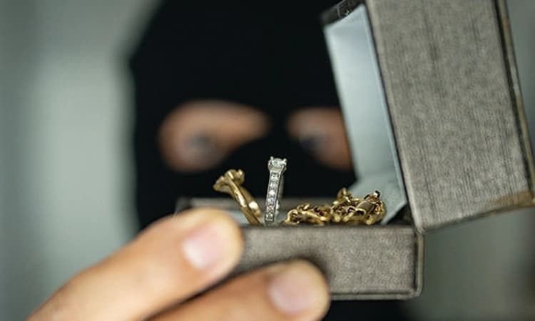 Gold ornaments worth Rs 9.46 lakh stolen from Mangaluru flat