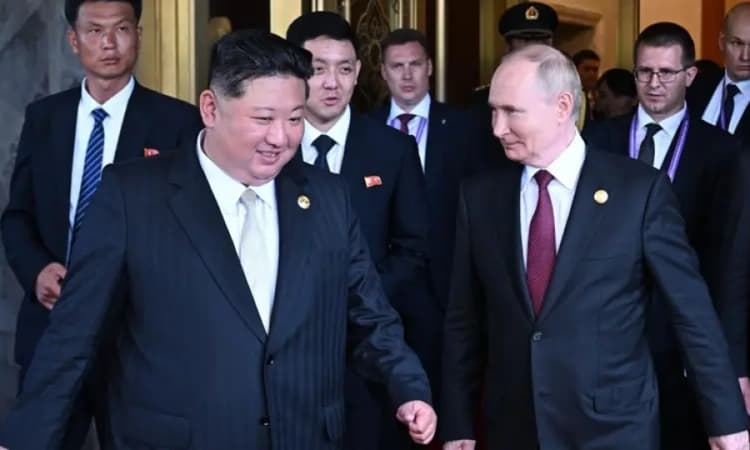 Video: Did Kim Jong Un’s staff clean DNA traces after his meeting with Putin?