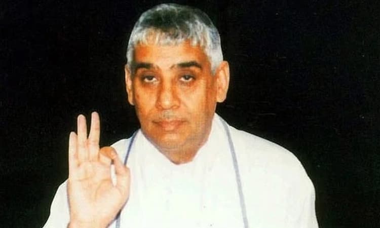 High court suspends life sentence of godman Rampal in disciples' death case