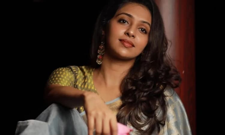 Actor Lakshmi Menon and 3 others booked for abduction, assault of IT professional in Kerala
