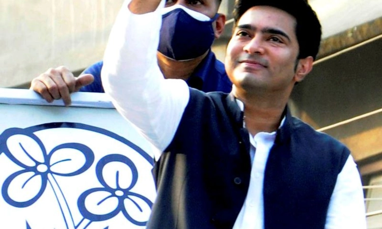 Defamation case: HC lifts stay on arrest warrant against TMC MP Abhishek Banerjee