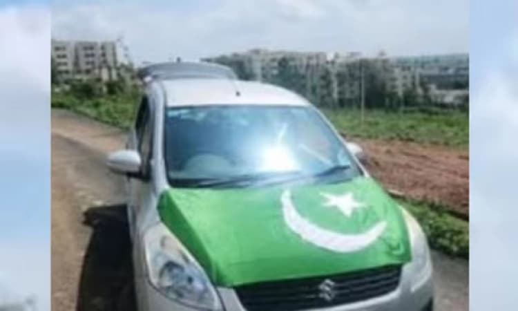 Gadag: Case registered after Pakistan flag displayed on car bonnet