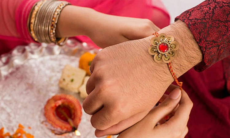 Raksha Bandhan: ಬಾಂಧವ್ಯದ ಸಂಕೇತ ರಕ್ಷಾ ಬಂಧನ