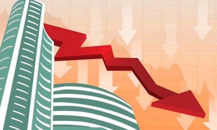 Stock Market: ಟ್ರಂಪ್‌ ಸುಂಕ ಜಾರಿ ಅಂತಿಮ ಗಡುವು- ಷೇರುಪೇಟೆ ಸೂಚ್ಯಂಕ 800 ಅಂಕ ಕುಸಿತ!